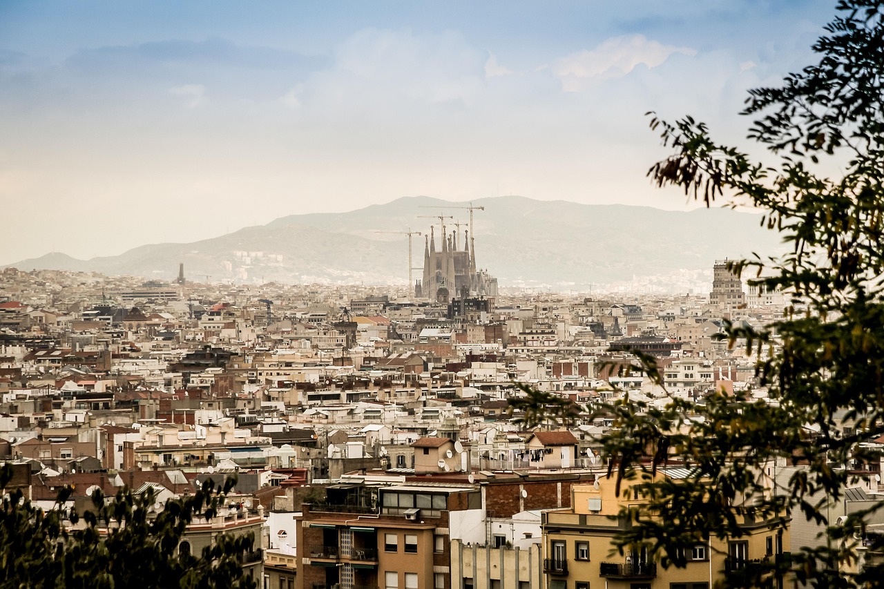 Living and working in Barcelona, Spain – vacancies via Recruit4Work